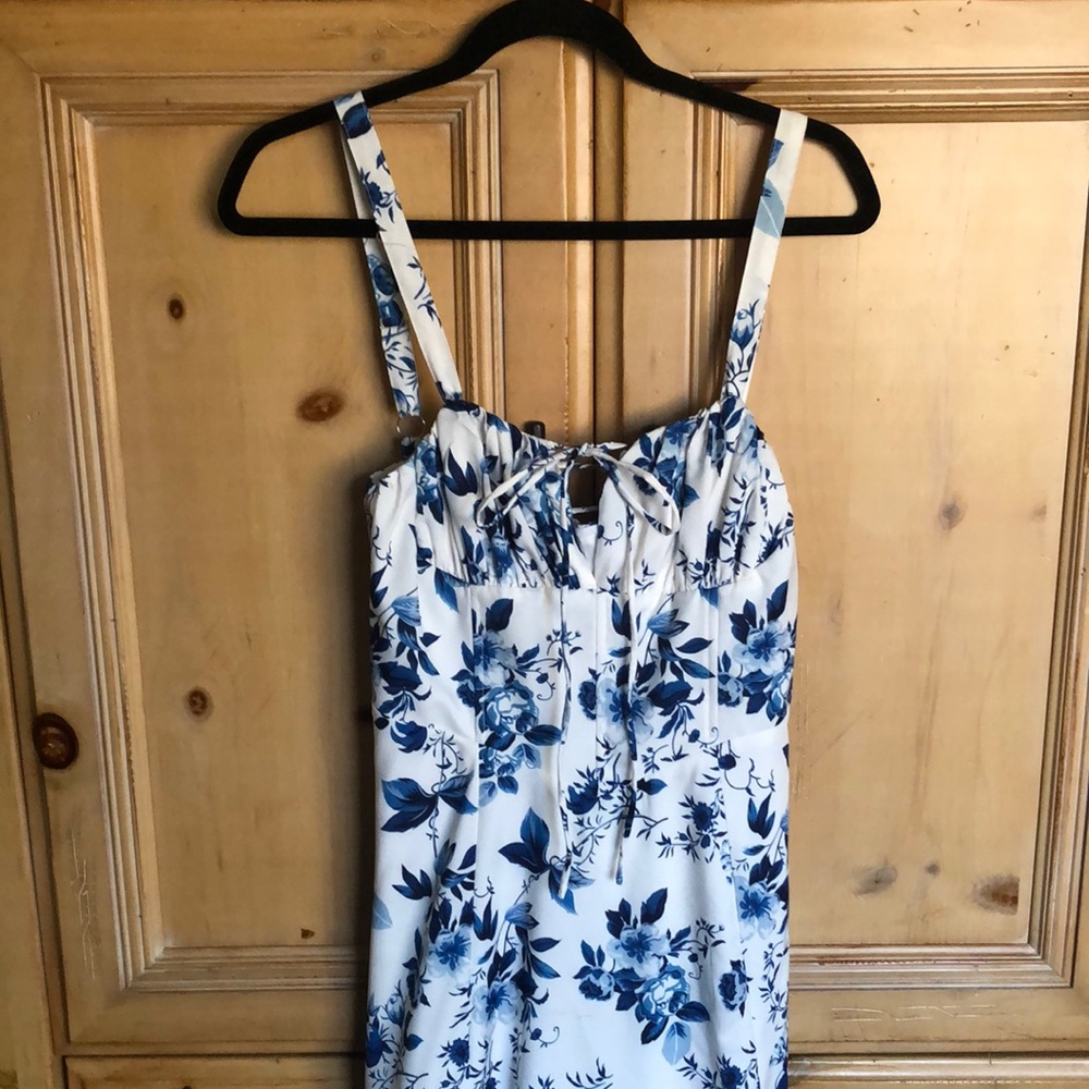 Floral Blue and White Women's Top